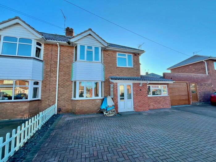 4 Bedroom House To Rent In Helmsdale Road, Leamington Spa, CV32