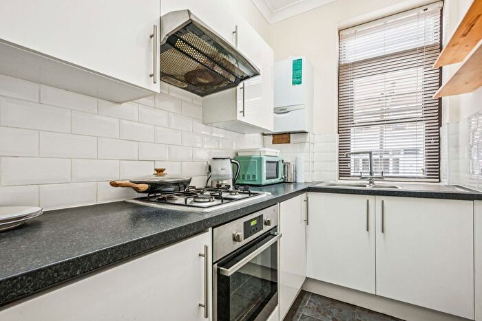 1 Bedroom Flat For Sale In Blythe Road, London, W14