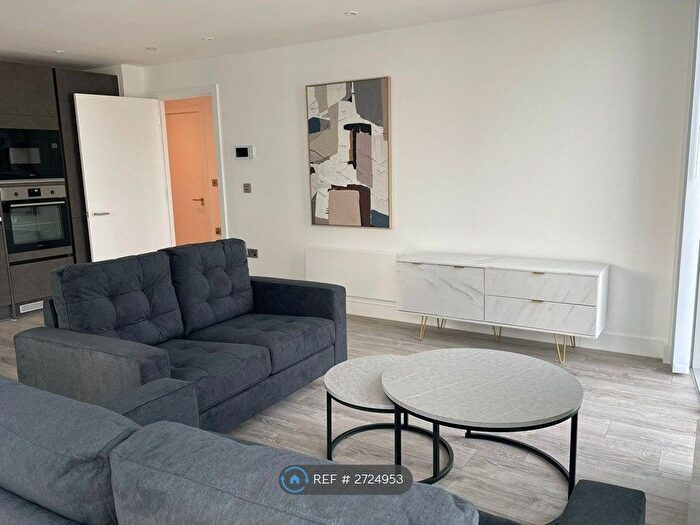 2 Bedroom Flat To Rent In Silvercroft Street, Manchester, M15