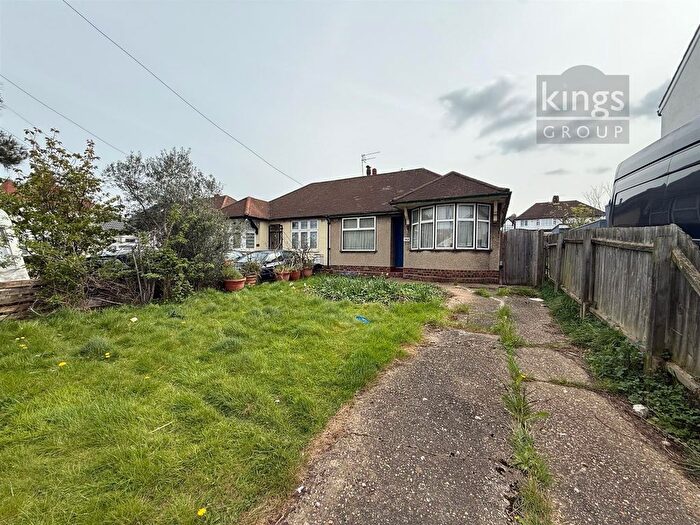 2 Bedroom Bungalow For Sale In Waltham Way, London, E4