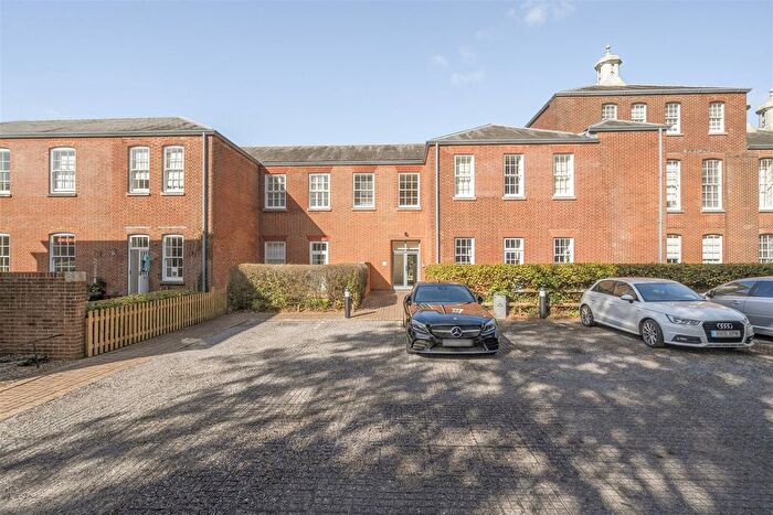 2 Bedroom Flat For Sale In Knowle Avenue, Fareham, PO17
