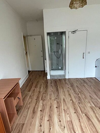 Studio To Rent In Dyne Road, London, NW6