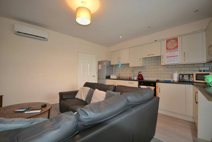 1 Bedroom Flat To Rent In A High Street, Stanton Hill, Sutton-In-Ashfield, NG17