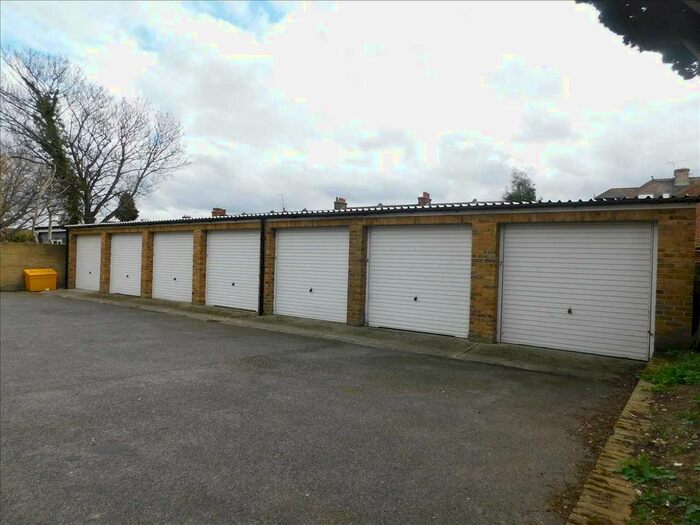 Property To Rent In Overcliffe, Northfleet, Gravesend, DA11