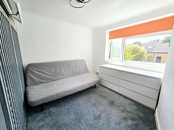 1 Bedroom Apartment To Rent In Tiptree Drive, Enfield, EN2
