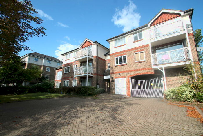 2 Bedroom Flat To Rent In Whitley Court, Westmoreland Road, BR2