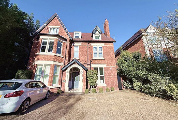 2 Bedroom Flat To Rent In Beckenham Grove, Bromley, BR2
