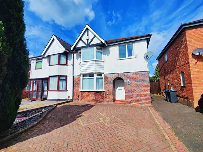 3 Bedroom Semi Detached House To Rent In Baldwins Lane, Birmingham, B28