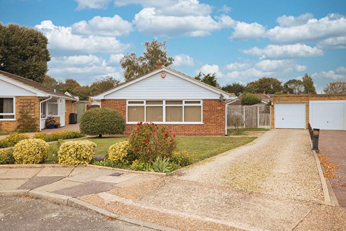 3 Bedroom Bungalow For Sale In Rhodes Gardens, Broadstairs, Kent, CT10
