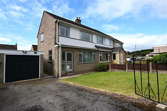 3 Bedroom Semi-Detached House To Rent In Horse Fair Avenue, Chapel-En-Le-Frith, High Peak, SK23