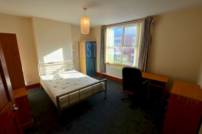 3 Bedroom Terraced House To Rent In Lytham Road, Leicester, LE2