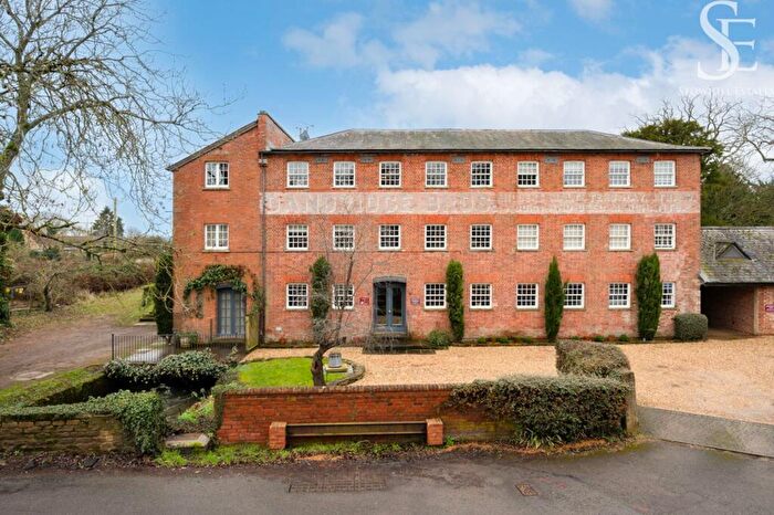 3 Bedroom Apartment For Sale In Dandridges Mill, East Hanney, OX12