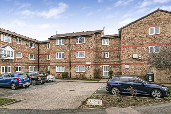 1 Bedroom Flat For Sale In Swell Court, Gandhi Close, Walthamstow, London, E17