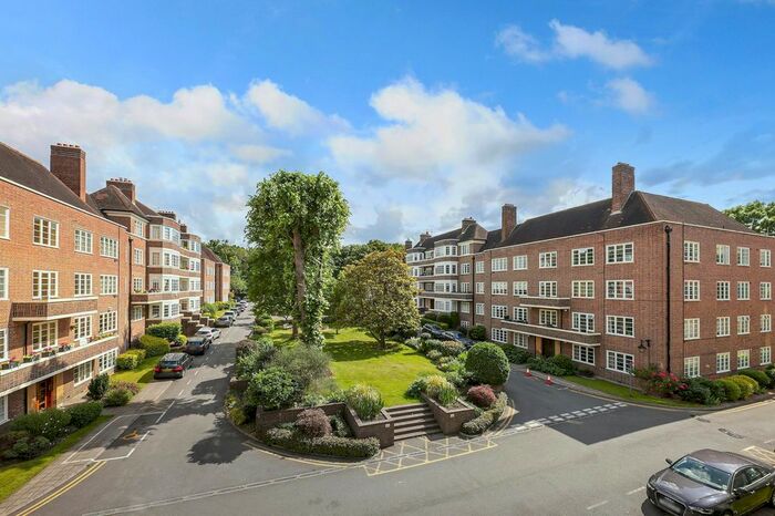 4 Bedroom Flat To Rent In Exeter House, Putney Heath, SW15