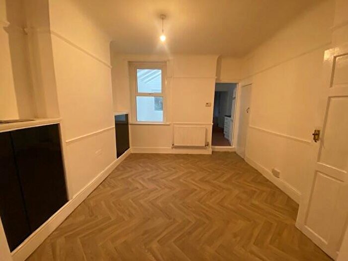3 Bedroom House To Rent In South Park Road, Cardiff, CF24