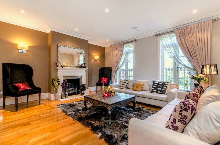 5 Bedroom House To Rent In The Knoll, Beckenham, BR3