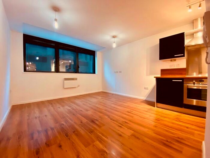 1 Bedroom Flat To Rent In Mann Island, Liverpool, L3
