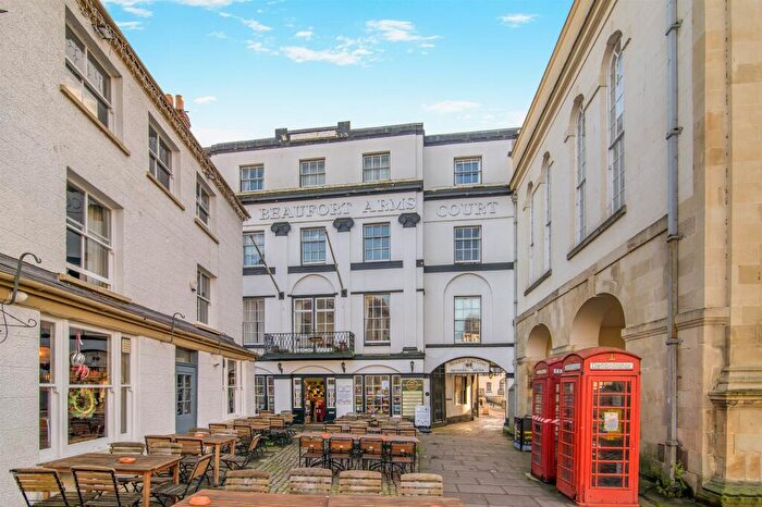 3 Bedroom Flat For Sale In Beaufort Arms Court, Monmouth, NP25