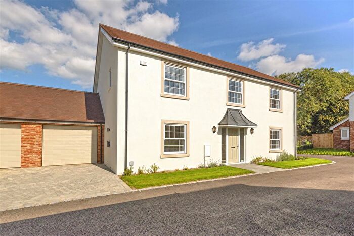 4 Bedroom Detached House For Sale In Barfield Gardens, Offham, ME19