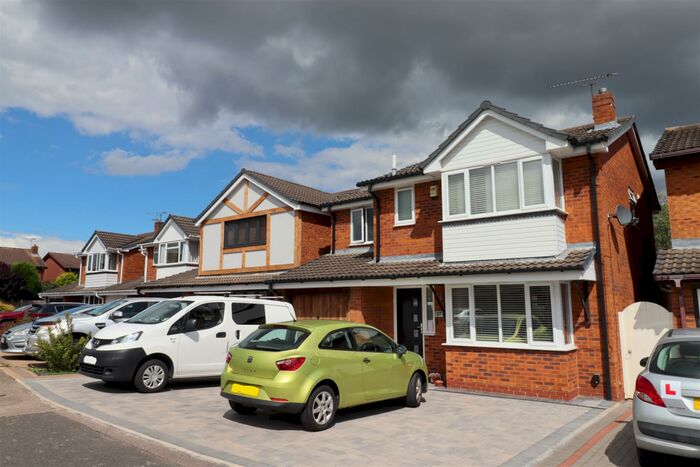 4 Bedroom Detached House To Rent In Stainforth Close, Crowhill, Nuneaton, CV11