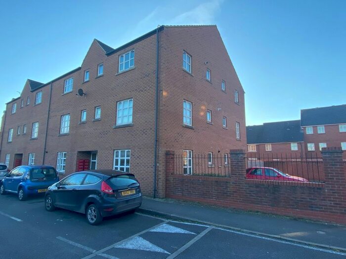 2 Bedroom Flat To Rent In Massingham Park, Taunton, TA2