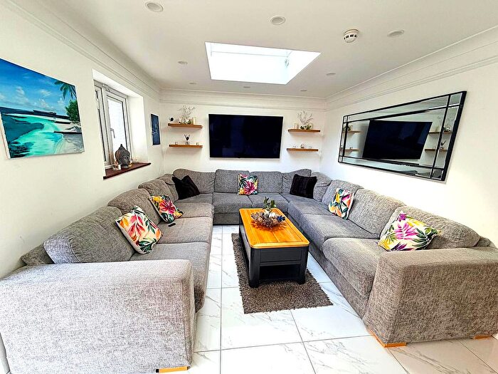 7 Bedroom Detached House To Rent In Albert Road, Ilford, IG1