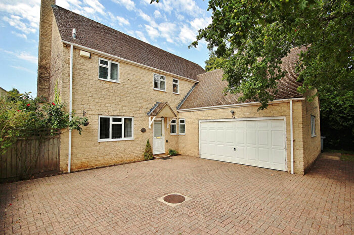 4 Bedroom Detached House For Sale In Wroslyn Road, Freeland, OX29