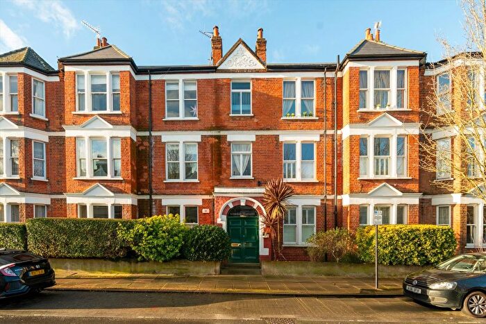 1 Bedroom Flat For Sale In Rostrevor Road, London, SW6