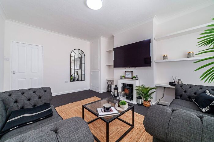 3 Bedroom Flat To Rent In Darlan Road, Lancaster Court Darlan Road, SW6