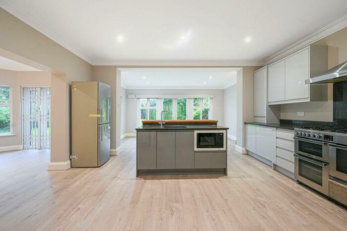 4 Bedroom House To Rent In Longland Drive, Totteridge, London, N20