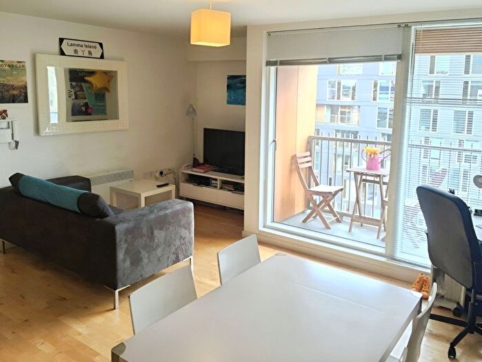 1 Bedroom Flat To Rent In Saxton, The Avenue, Leeds, West Yorkshire, LS9