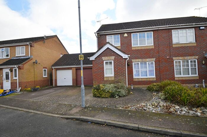 3 Bedroom Semi-Detached House To Rent In Maidens Close, Thorpe St Andrew, NR7