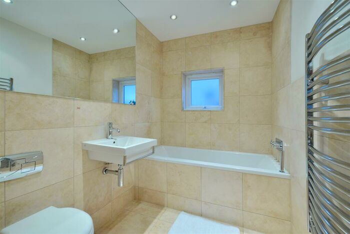 4 Bedroom Town House To Rent In Brightlingsea Place, Limehouse, London, E14