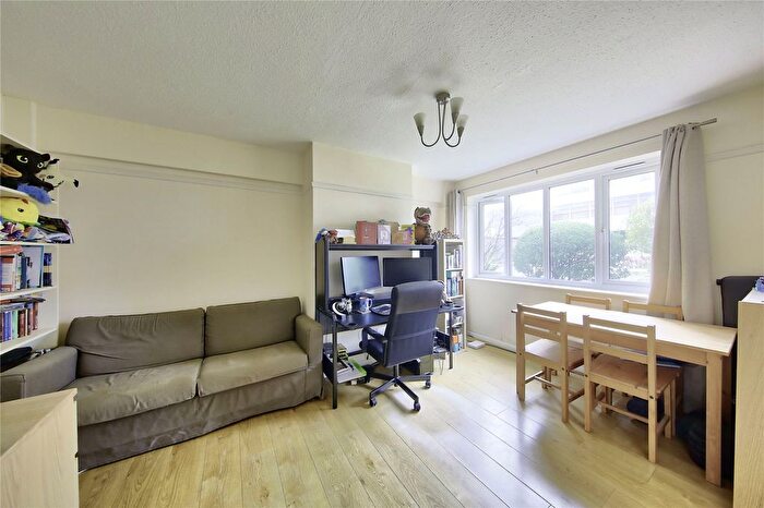 1 Bedroom Flat To Rent In Kimber Road, London, SW18