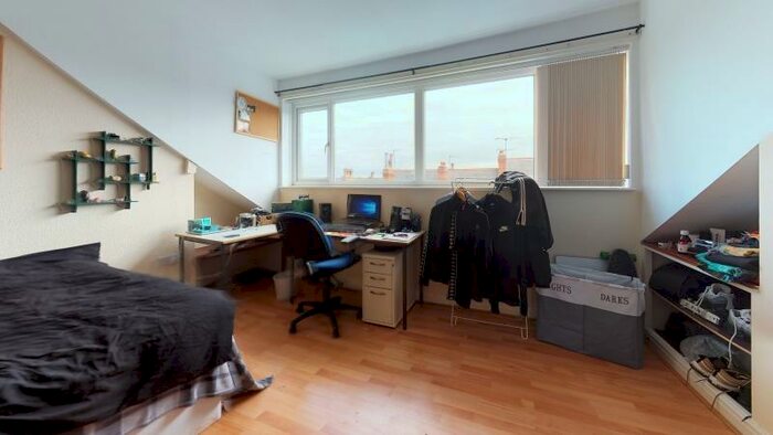 6 Bedroom Terraced House To Rent In Burchett Place, Woodhouse, Leeds, LS6