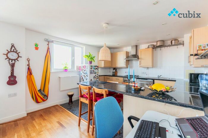 2 Bedroom Flat To Rent In Townsend Street, London, SE17
