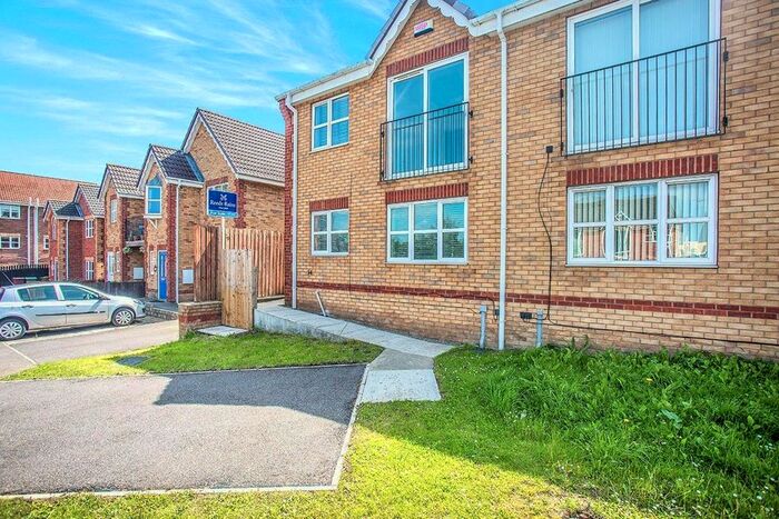 2 Bedroom Detached House To Rent In Buckingham Way, Castleford, West Yorkshire, WF10