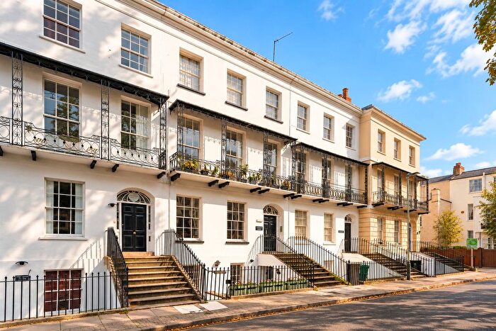 2 Bedroom Flat For Sale In Wellington Street, Cheltenham, Gloucestershire, GL50