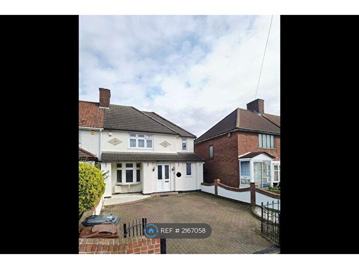 5 Bedroom End Of Terrace House To Rent In Halbutt Street, Dagenham, RM9