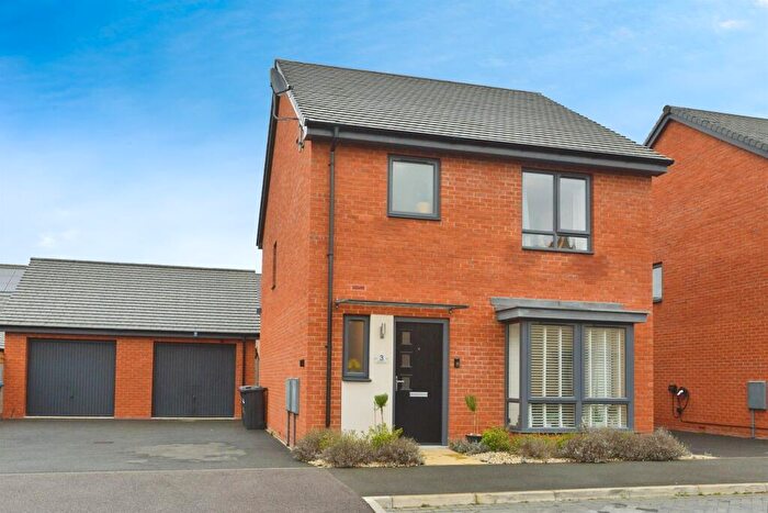 3 Bedroom Detached House For Sale In Baker Grove, Glebe Farm, Milton Keynes, MK17