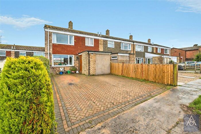 3 Bedroom End Of Terrace House For Sale In Sandholme, Steeple Claydon, Buckingham, MK18