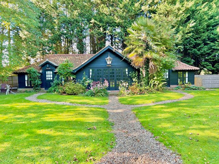 2 Bedroom Cottage For Sale In School Road, Aylmerton, Norwich, NR11