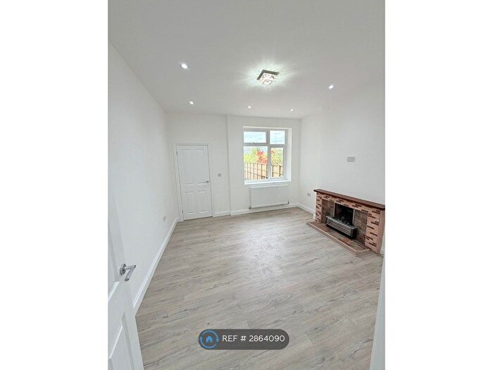 3 Bedroom Semi-Detached House To Rent In Bull Lane, Stoke-On-Trent, ST8