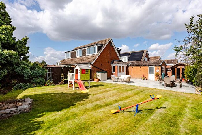 3 Bedroom Detached House For Sale In Bramley Grove, Scotter, DN21