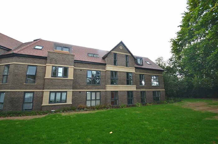 2 Bedroom Flat To Rent In Wells House, Dunstable, LU6