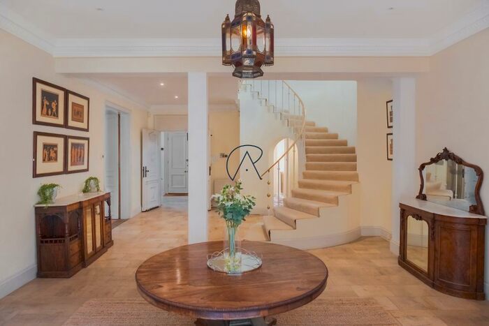 6 Bedroom Semi-Detached House To Rent In Mill Lane, Windsor, SL4