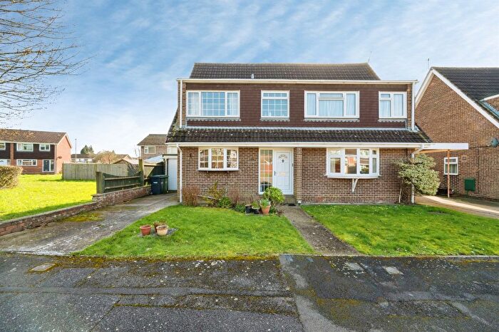 3 Bedroom Semi Detached House For Sale In Salmon Drive, Bishopstoke, Eastleigh, SO50