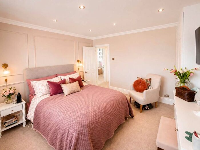 2 Bedroom Semi-detached House For Sale In New Road, Shenley, WD7