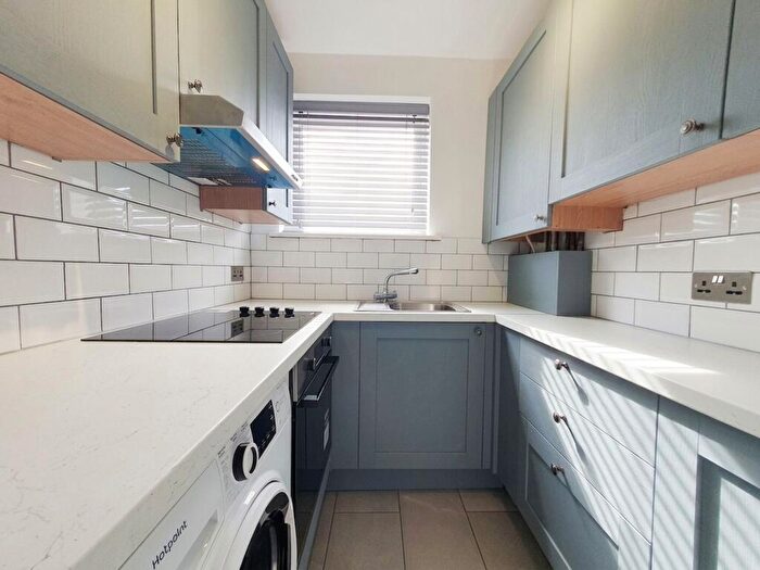 2 Bedroom Flat To Rent In Field End Road, Pinner, HA5
