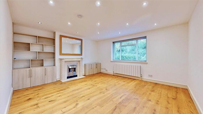 2 Bedroom Flat To Rent In Cholmeley Park, Highgate, N6